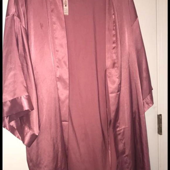 VS ROBE - Picture 3 of 3